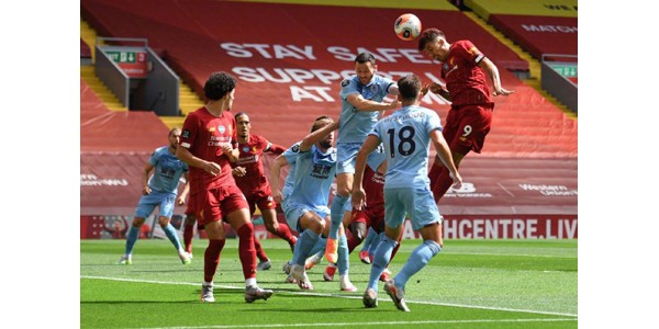 Die Zuschauer warten auf die endgültige Platzierung der Premier League